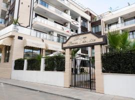 Green Paradise Deluxe Apartments, ξενοδοχείο στο Πριμόρσκο
