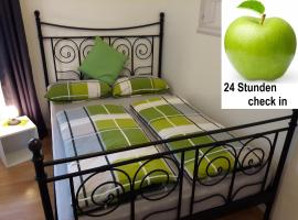 Hotel Photo: Green Apple City Apartment, 250 Meter zur U-Bahn