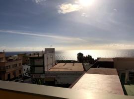 होटल की एक तस्वीर: Ático Tazacorte - Amplia terraza con vistas al mar