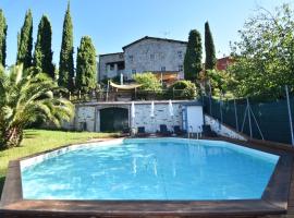 מלון צילום: Chiatri Villa Sleeps 8 Pool Air Con WiFi