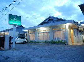 The Abidin Hotel Syari'ah, hotel in Padang
