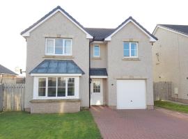 Hotel foto: Lovely Executive 4 bed Detached House plus Free Parking