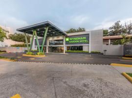 Wyndham Garden Guadalajara Expo Plaza del Sol, hotel en Guadalajara