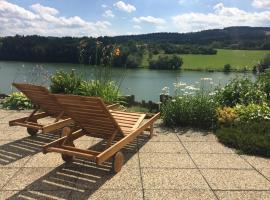 Hotel Photo: Letní dům u vody a s bazénem