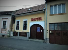 Petőfi Motel, hôtel à Cristuru Secuiesc