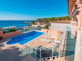 A picture of the hotel: Palamos Villa Sleeps 8 Pool WiFi