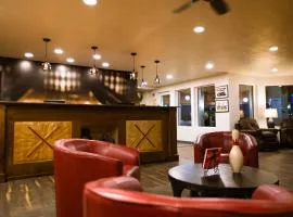 Ten Pin Inn & Suites