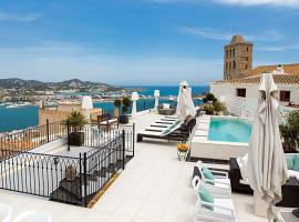 Фотографія готелю: Ibiza Town Villa Sleeps 14 Pool Air Con WiFi