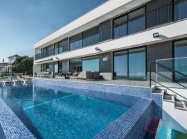 호텔 사진: Albufeira Villa Sleeps 12 Pool Air Con WiFi