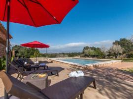 Foto di Hotel: Costitx Villa Sleeps 8 Pool Air Con WiFi