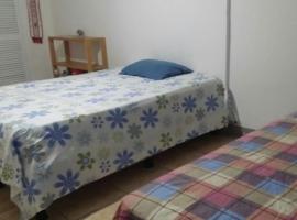 호텔 사진: Av 25A Habitación con baño privado, hogar, barrio seguro.