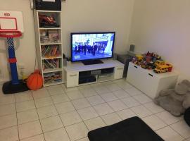 호텔 사진: Appartement CERGY le Haut - 35min de Paris