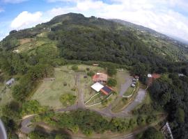 Hotel Foto: LA MONTAÑA ENTRE NUBES