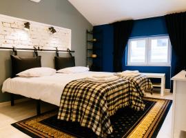 Hotel Photo: Beautiful best location apartment "Blue Mouse"