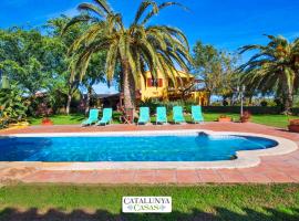 ホテル写真: La Selva del Camp Villa Sleeps 14 Pool Air Con WiFi