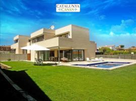 호텔 사진: Riudellots de la Selva Villa Sleeps 8 Pool Air Con