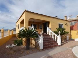 호텔 사진: Tranquil Countryside Villa in Orihuela Spain