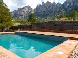 Hotel fotografie: el Bruc Villa Sleeps 10 Pool WiFi