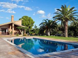 Hotelfotos: Cambrils Villa Sleeps 8 Pool