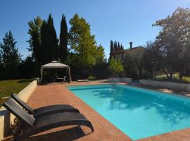 Zdjęcie hotelu: Colle di Val d'Elsa Villa Sleeps 6 Pool Air Con