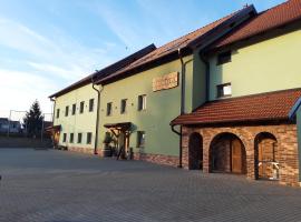 Zdjęcie hotelu: Čičina Tvrdonice penzion, restaurace, vinný sklep