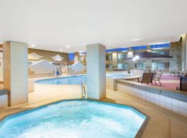 Ramada by Wyndham Midtown Grand Island, hotel in Grand Island