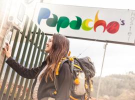 Papachos Hostel，位于巴尼奥斯的酒店