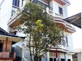 Toraja Lodge Guest House