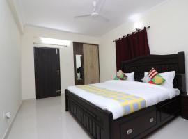 Hotel fotografie: OYO 15026 Home Spacious 2BHK Aradhana Greens