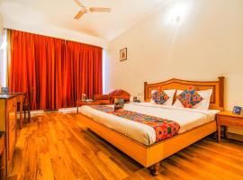 Hotel fotografie: FabHotel Surya Residency Ranjit Avenue