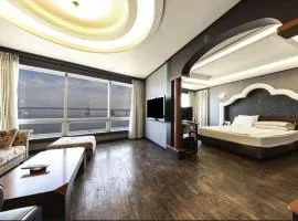 Bridge Hotel