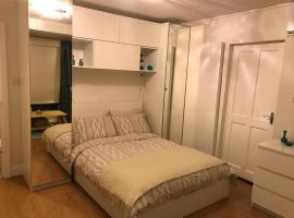 Hotel Photo: Double Bed Self Catering Apartment