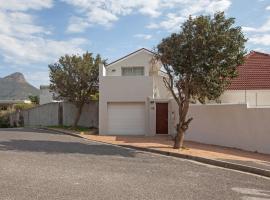 호텔 사진: 20 belladonna avenue Vredehoek Cape town