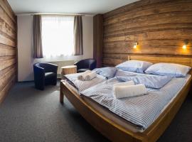 Hotel Kristian, hotel in Kubova Huť
