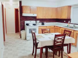 מלון צילום: Rehabbed 3 bed Luxury Apartment in good location