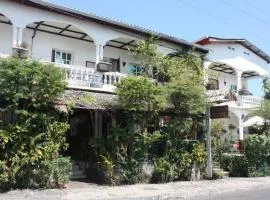 Hotel Jardin de la Paix, hotel in Moroni