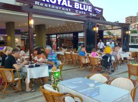 รูปภาพของโรงแรม: Royal blue homes