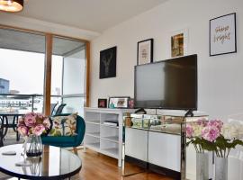 Hotel foto: Modern 1 Bedroom Apartment with Amazing View in Dublin