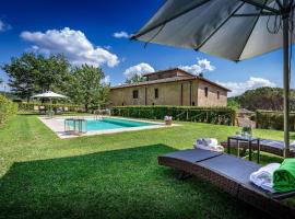 Zdjęcie hotelu: Fabbrica Villa Sleeps 12 Pool Air Con WiFi