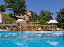 Hotel Foto: Spacious Villa in Ficulle with Pool