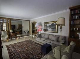 Хотел снимка: 240 m2, 3 suites, 3 living rooms