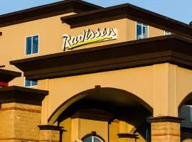 Radisson Hotel & Suites Fort McMurray