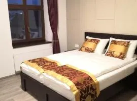 Sun-House Pension&Restaurant -ParkingFree Limited spaces-