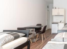 Хотел снимка: Monteurzimmer Berlin Pankow mit Dachterrasse - Nur 10 min. von der A10 - 3 Zimmer/ 7 Betten