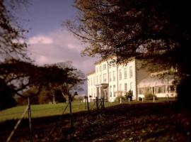 A picture of the hotel: Longueville House