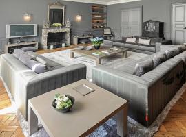 Hotel Photo: a luxurious three-bedroom apartment