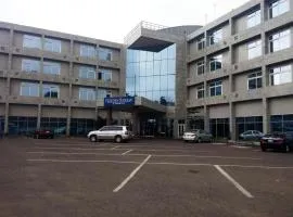 Golden Royale Hotel, hotel i Enugu