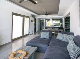 รูปภาพของโรงแรม: Acacia condo in beautiful Puerto Morelos