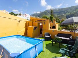 酒店照片: Canarian House with views and pool