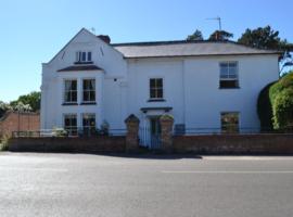 A picture of the hotel: The White House